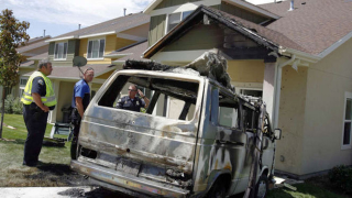 Illustration for article titled Volkswagen Van Drives Itself Into Condo While On Fire
